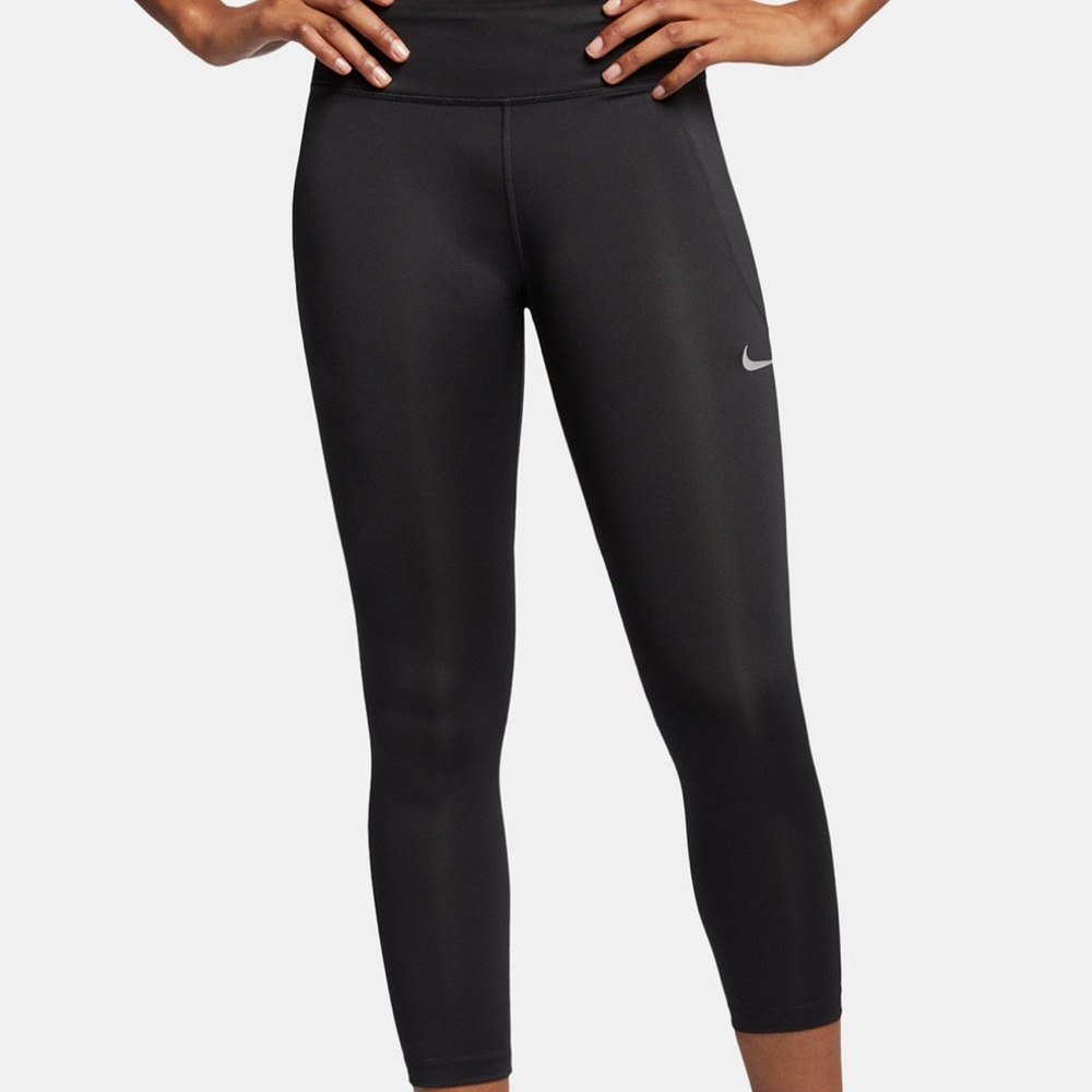 Women’s Nike Cropped Leggings- size XS